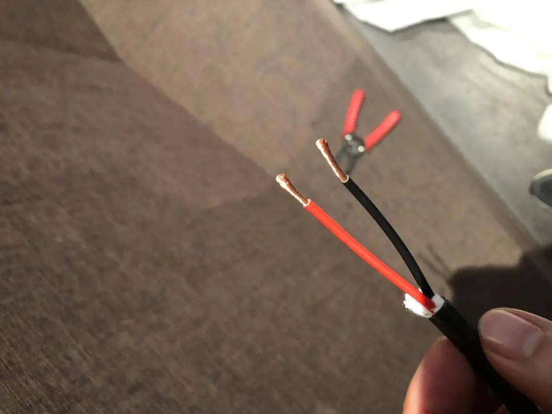 喇叭线也能接错?会不会烧坏音箱(功放)? 喇叭线也能接错?会不会烧坏音箱(功放)?
