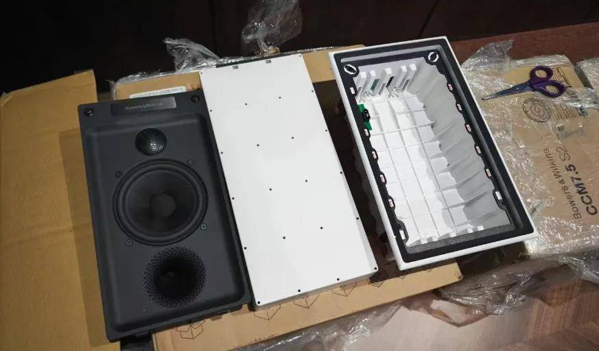 入墙音箱、吸顶喇叭能当外摆音箱用吗?家庭影院十万个为什么 入墙音箱、吸顶喇叭能当外摆音箱用吗?家庭影院十万个为什么