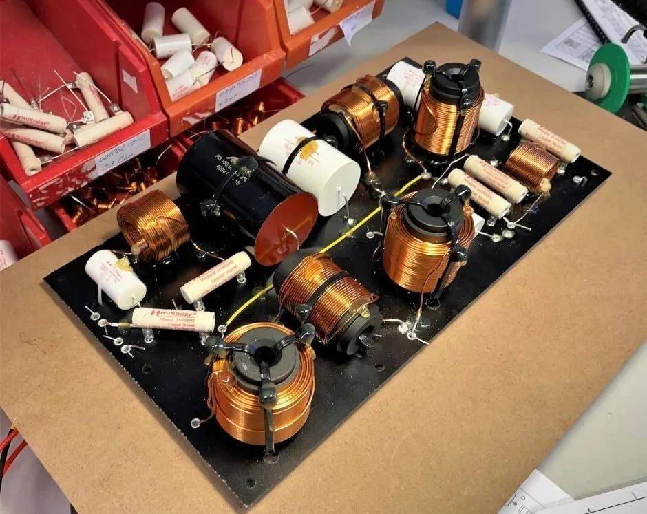 避坑!几个反常识的家庭影院音箱选购技巧 避坑!几个反常识的家庭影院音箱选购技巧