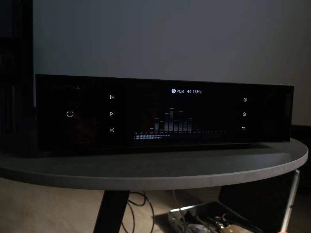 像手机一样好用，还带自动房间校正的数字转盘你见过么？