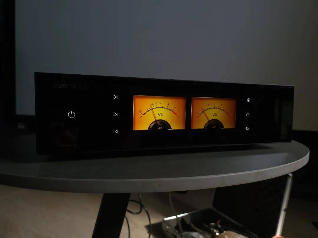 像手机一样好用，还带自动房间校正的数字转盘你见过么？