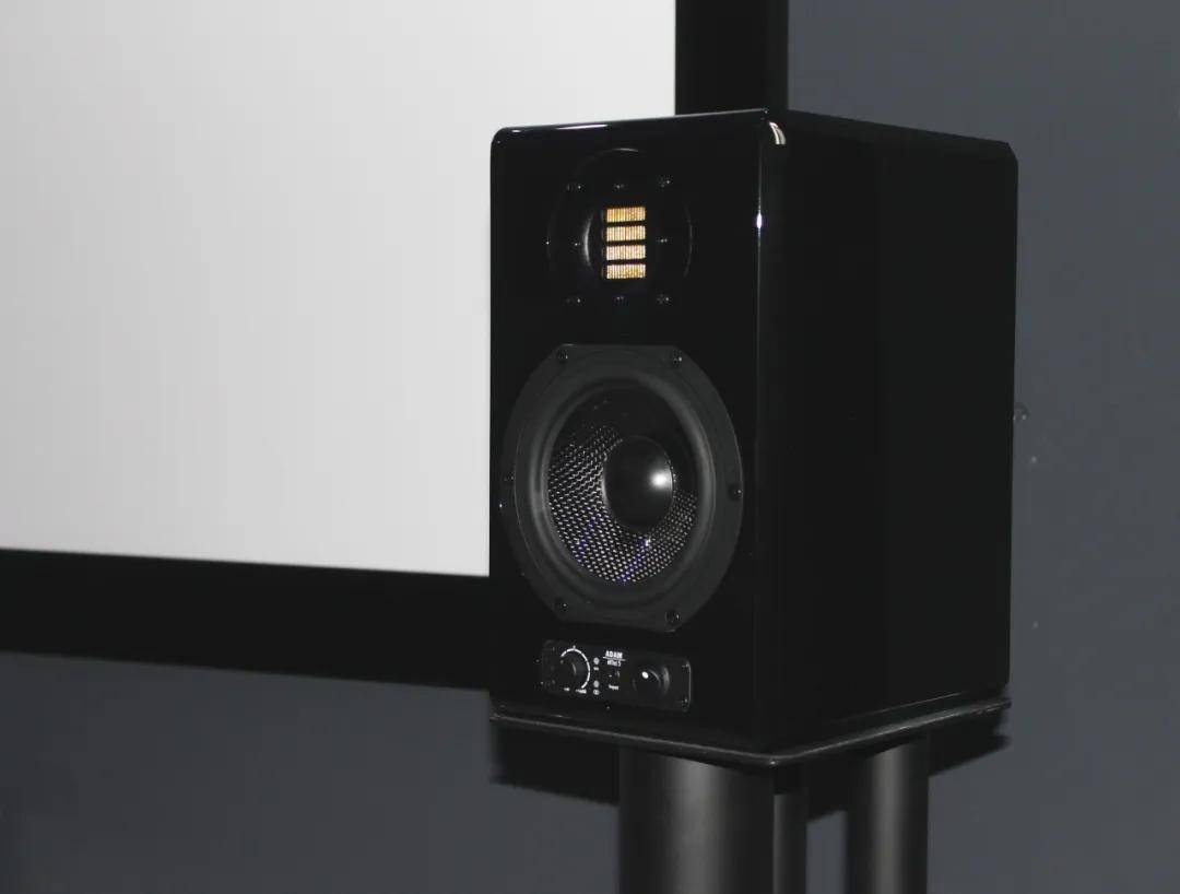 像手机一样好用，还带自动房间校正的数字转盘你见过么？