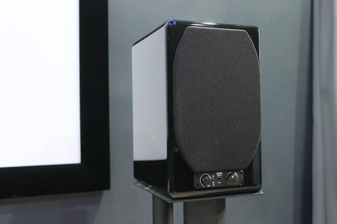 像手机一样好用，还带自动房间校正的数字转盘你见过么？