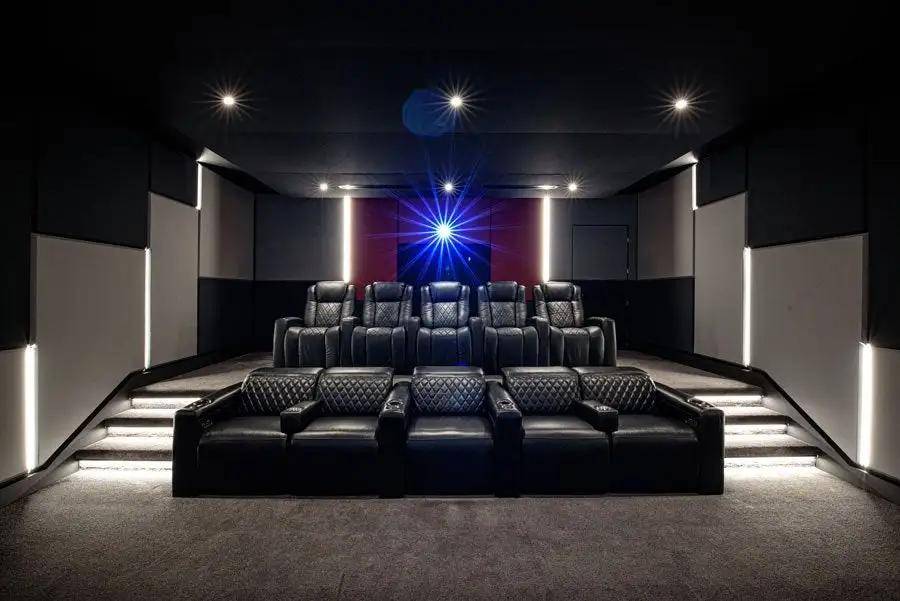 老外手搓发烧级影音室，IMAX感扑面而来