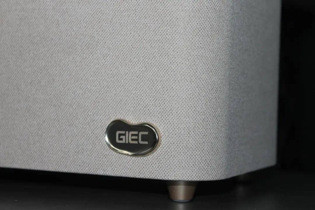 新玩具到手，支持全景声的无线音箱你见过吗？