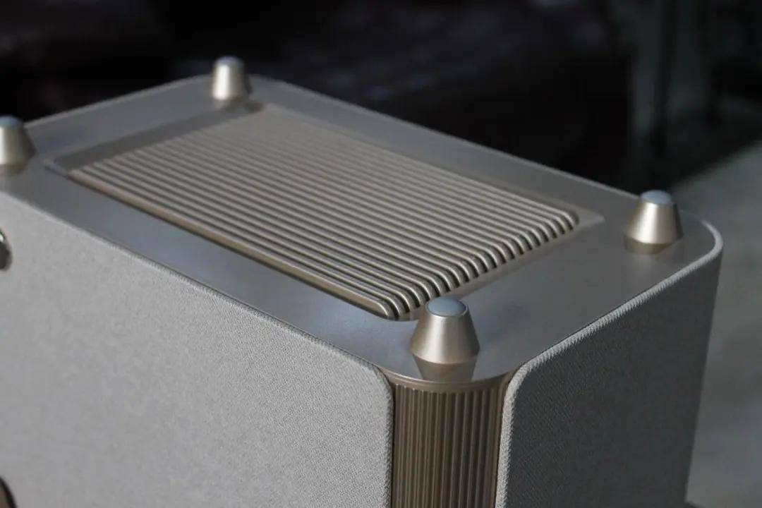 新玩具到手，支持全景声的无线音箱你见过吗？