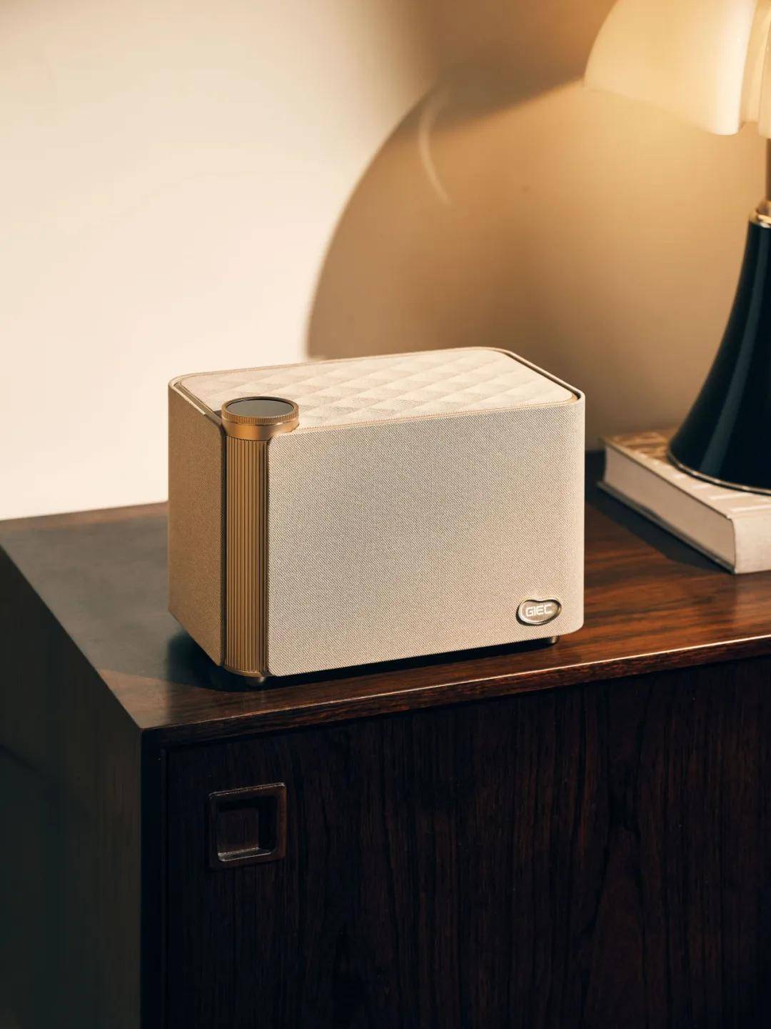 再添殊荣！杰科Q30全景声无线音箱荣获2026金音奖·金瞳奖，实力再获权威认证 