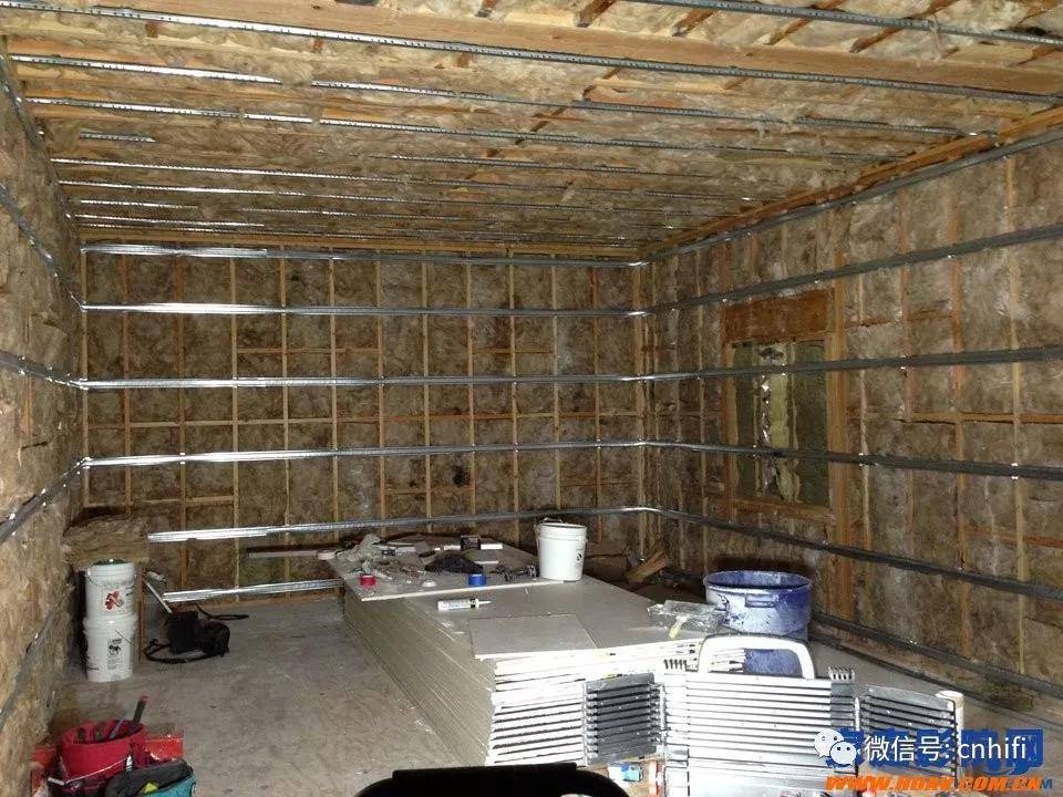 国外烧友的“炮墙”全景声家庭影院 