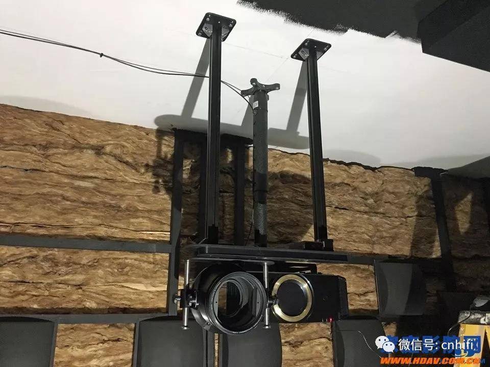 国外烧友的“炮墙”全景声家庭影院 