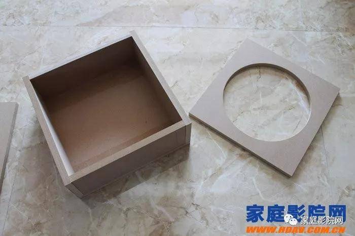 不做吊顶也能用吸顶喇叭？全景声天空声道安装教程 
