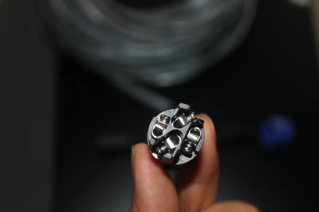 专业音箱、功放怎么接线?NL4FC(欧姆头)接线教程 专业音箱、功放怎么接线?NL4FC(欧姆头)接线教程
