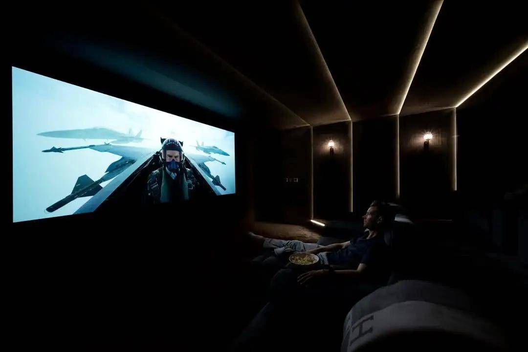 隐于空间，声临其境｜Miller & Kreisel 打造私人影院 7.2.4 沉浸式影音体验 