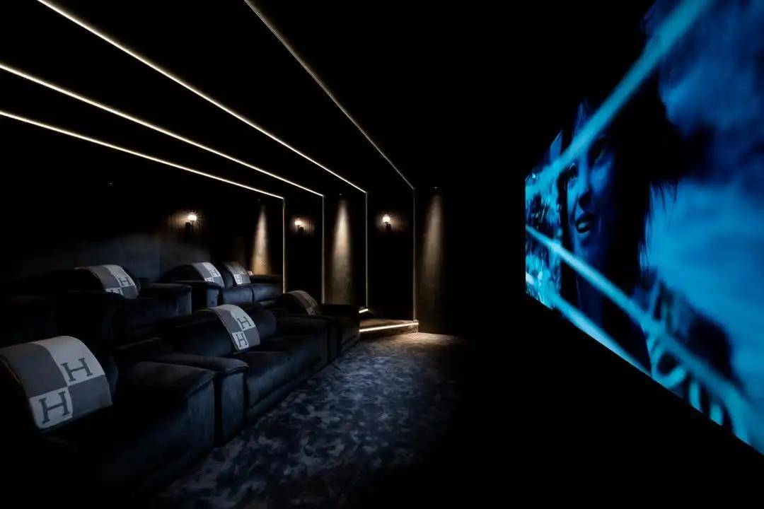 隐于空间，声临其境｜Miller & Kreisel 打造私人影院 7.2.4 沉浸式影音体验 